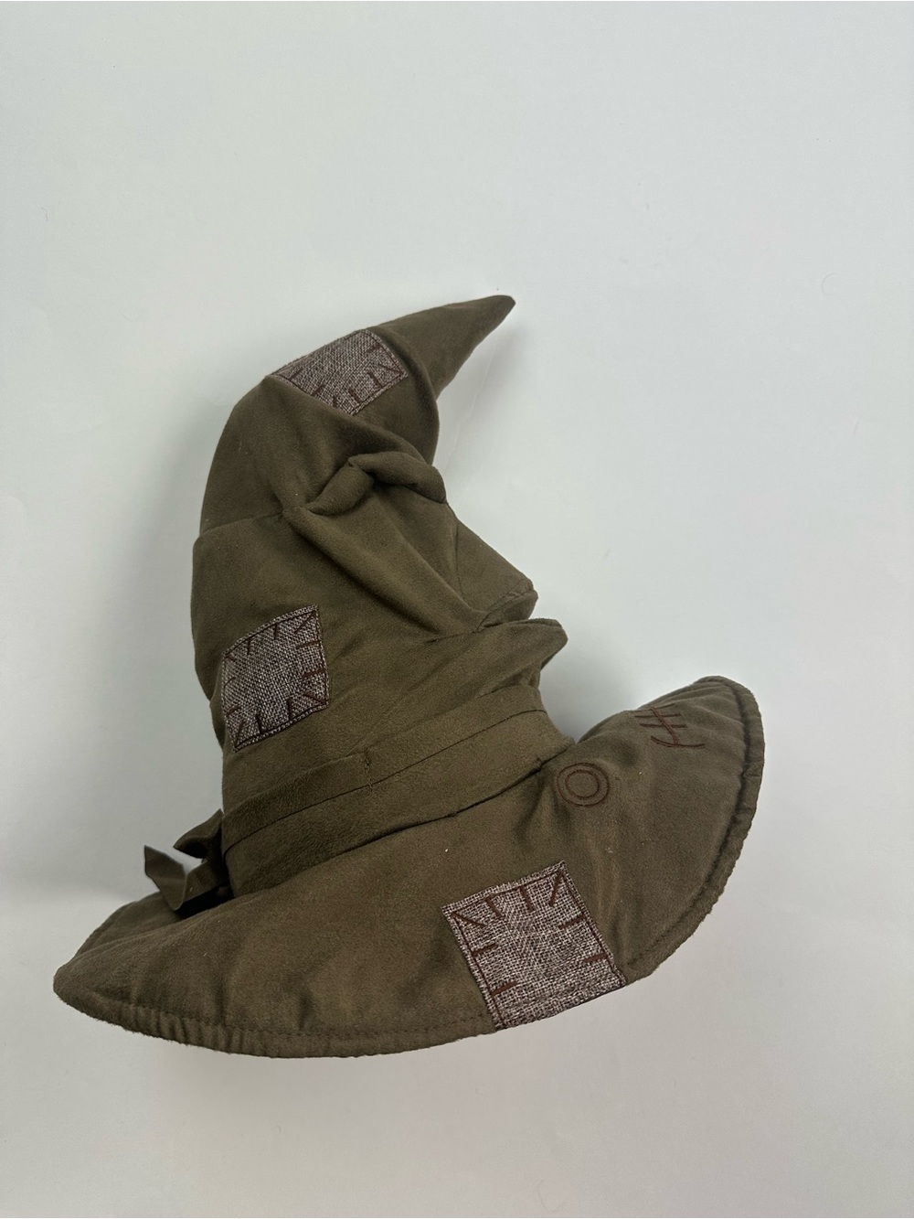 Harry Potter Real Talking Sorting Hat - Picture 6 of 7